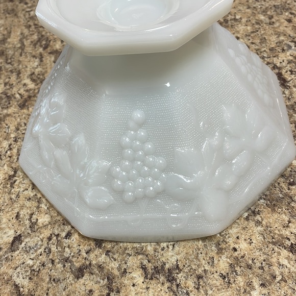 VINTAGE Anchor Hocking Milk Glass Footed Trifle Bowl. Grape Motif. White. EUC - Picture 3 of 7